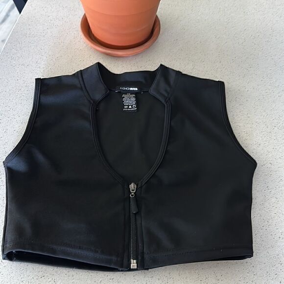 Fashion Nova Cropped Black Zip Up V Neck Tank Sleeveless Vest Style XS - Picture 7 of 11